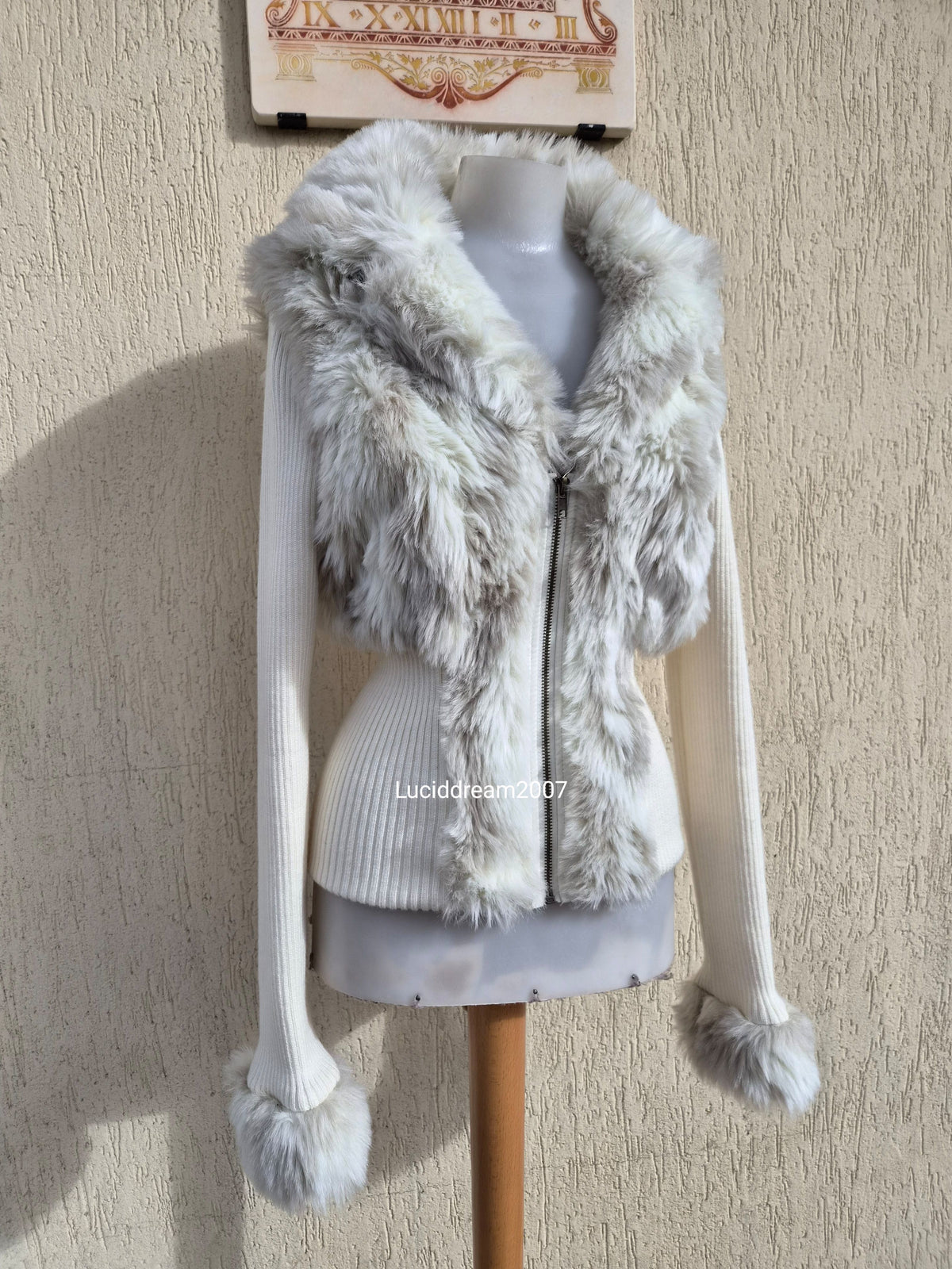 Short coat with faux fur