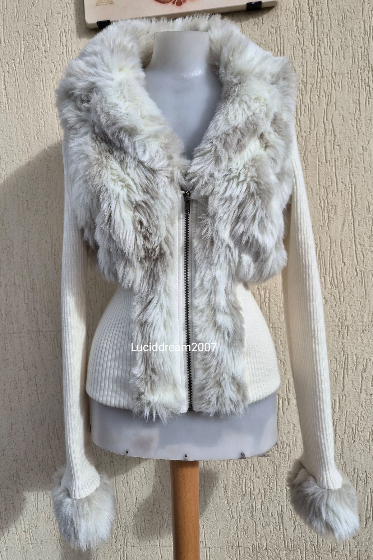 Short coat with faux fur