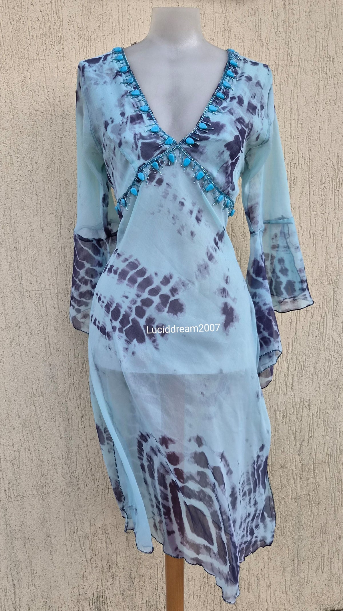 Robe de plage en voile bleue