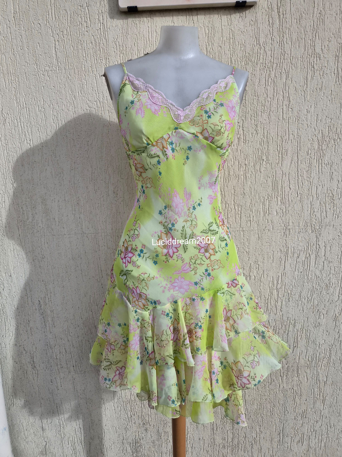 Robe verte en voile floral