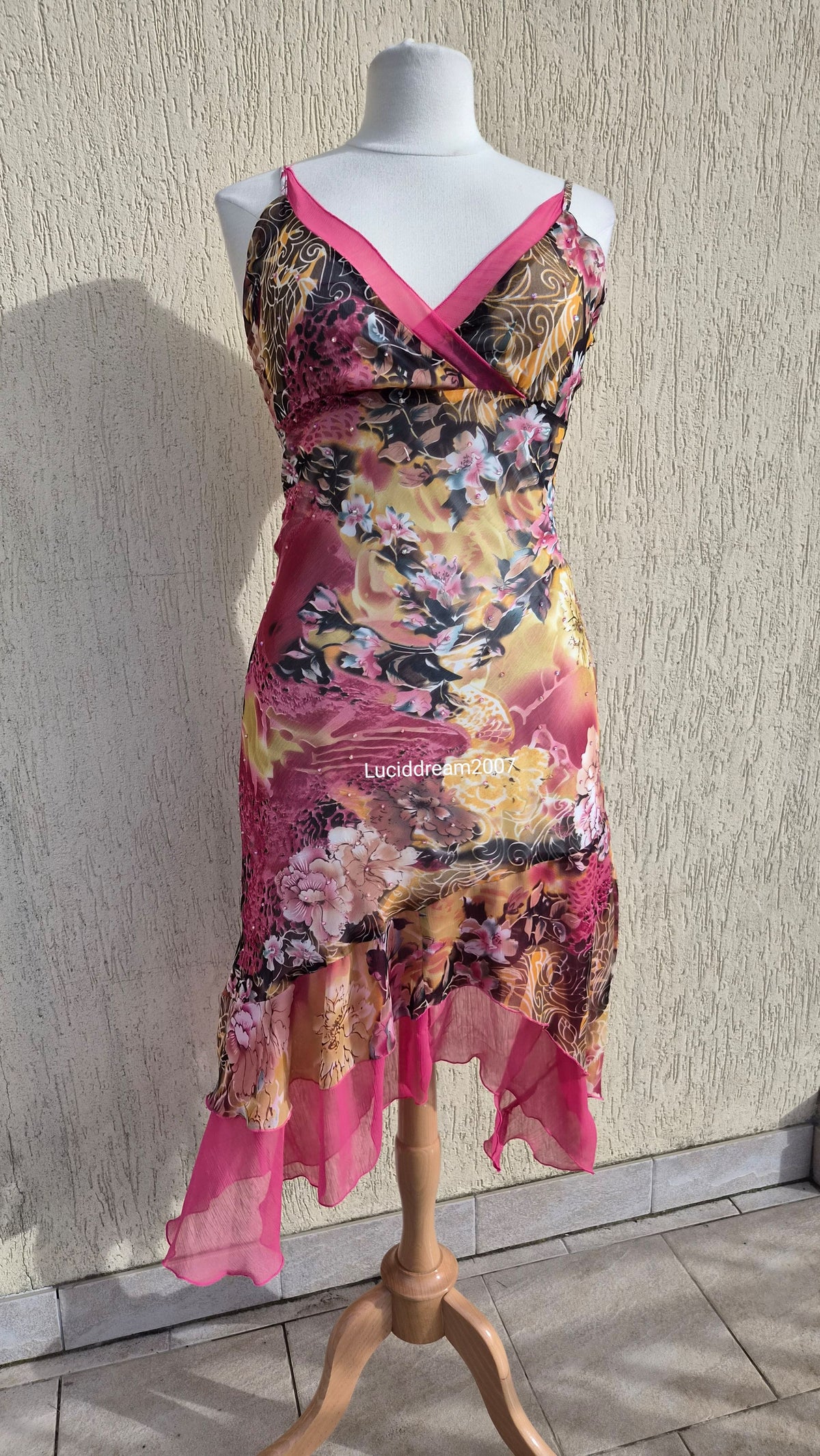 Robe en voile fleuri