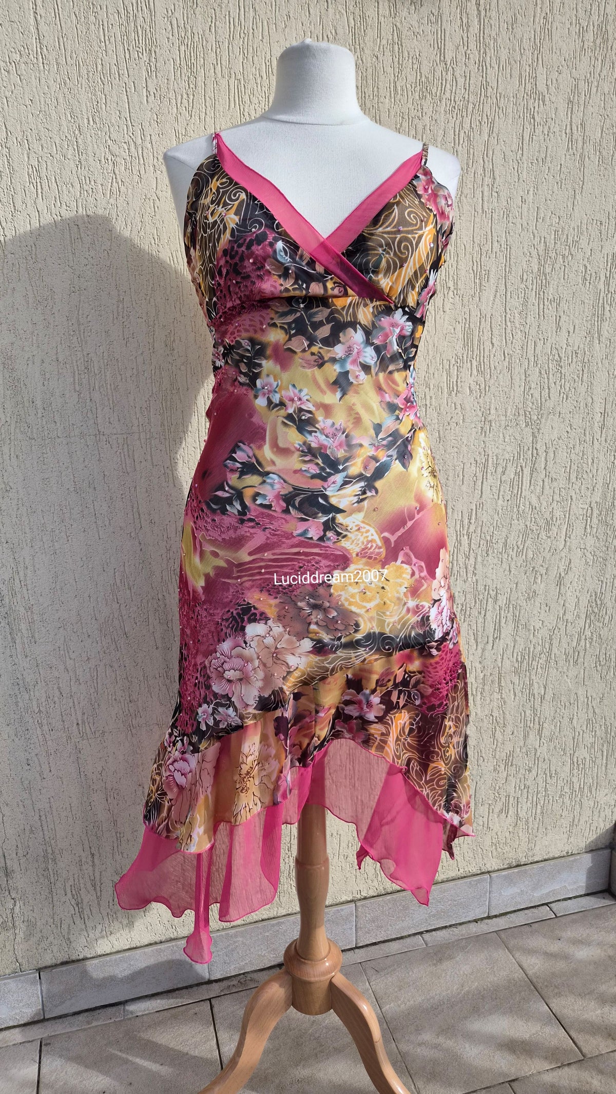 Robe en voile fleuri