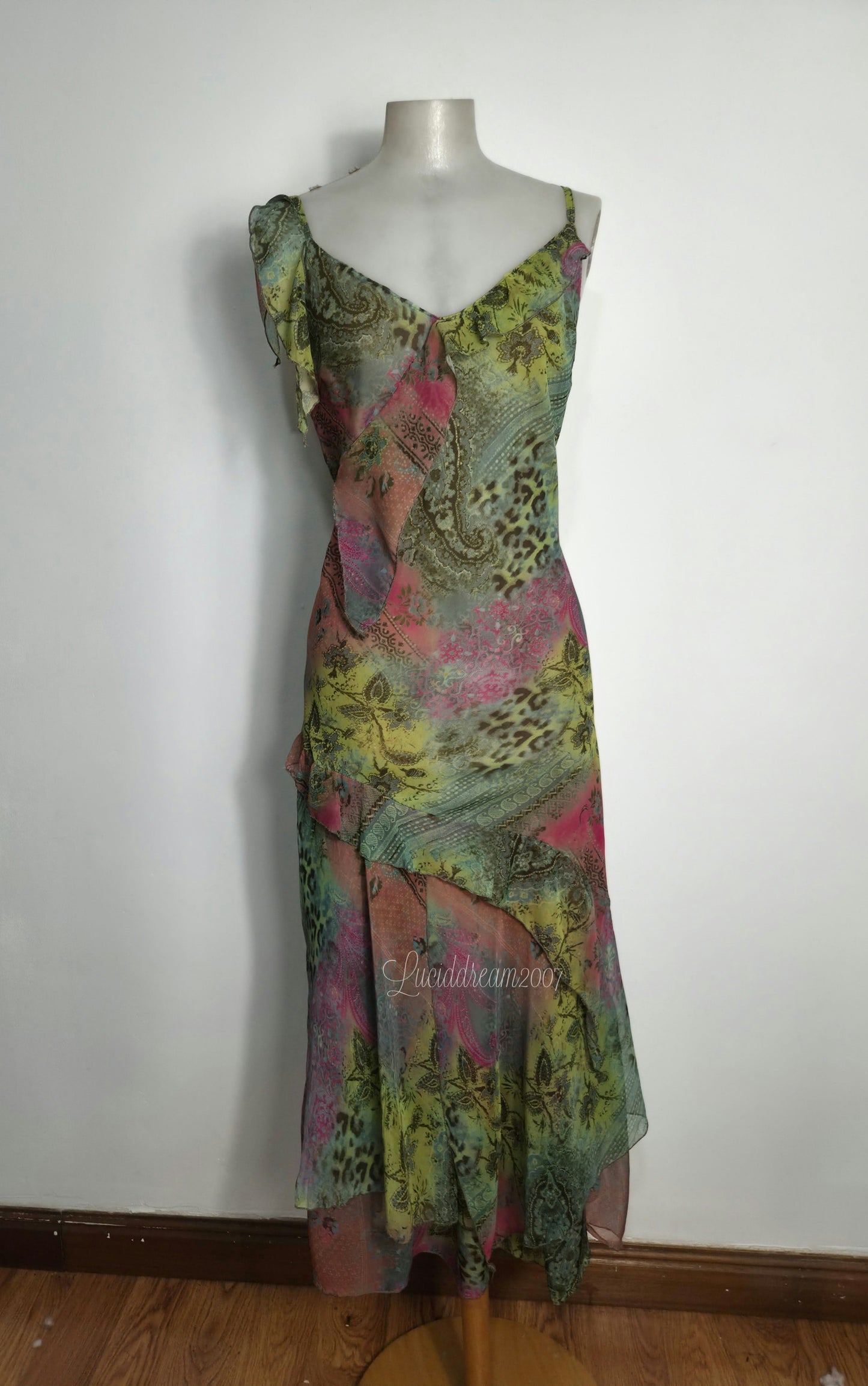 Robe asymétrique fleurie