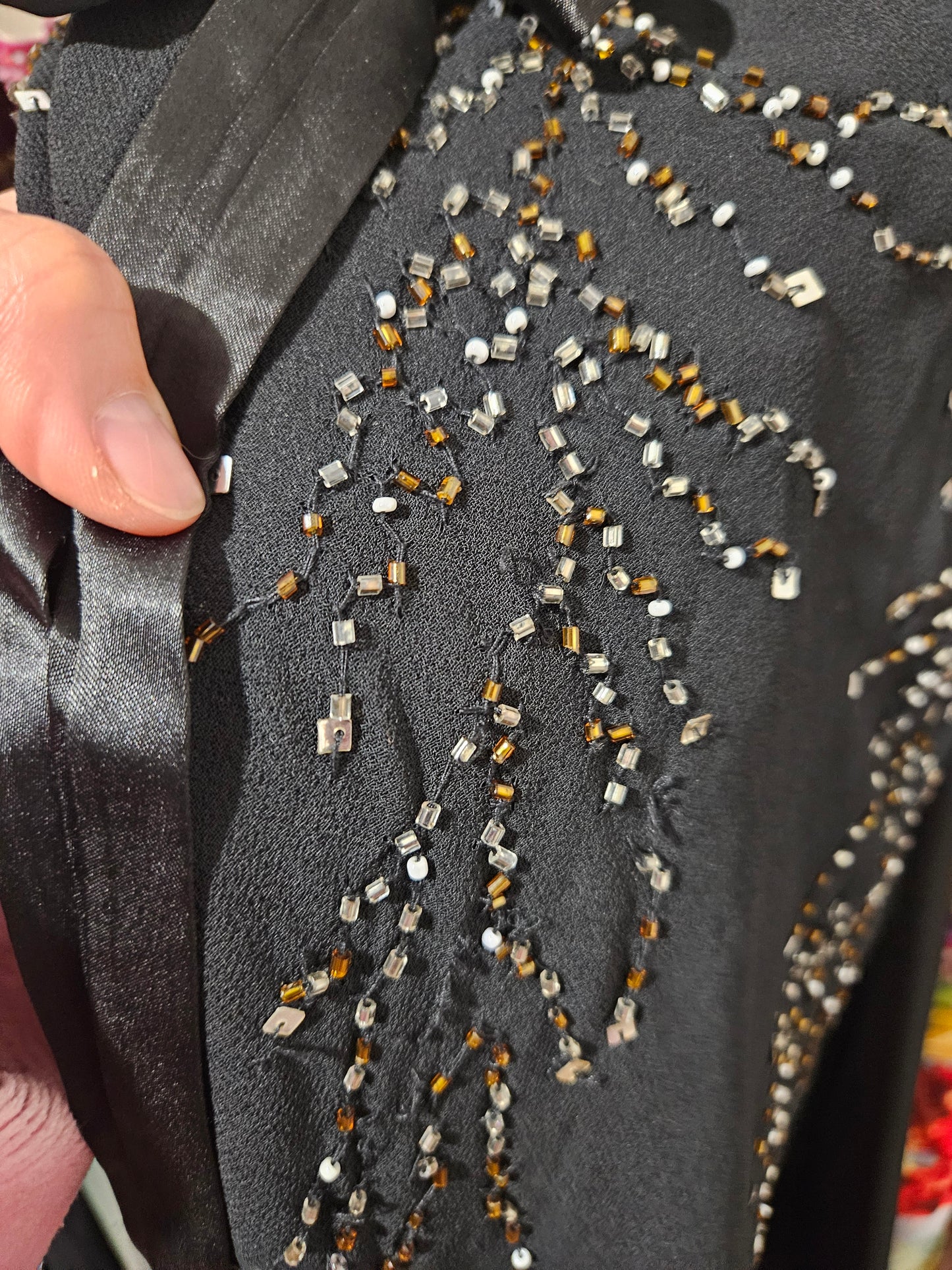 Vestido de gasa negro bordado