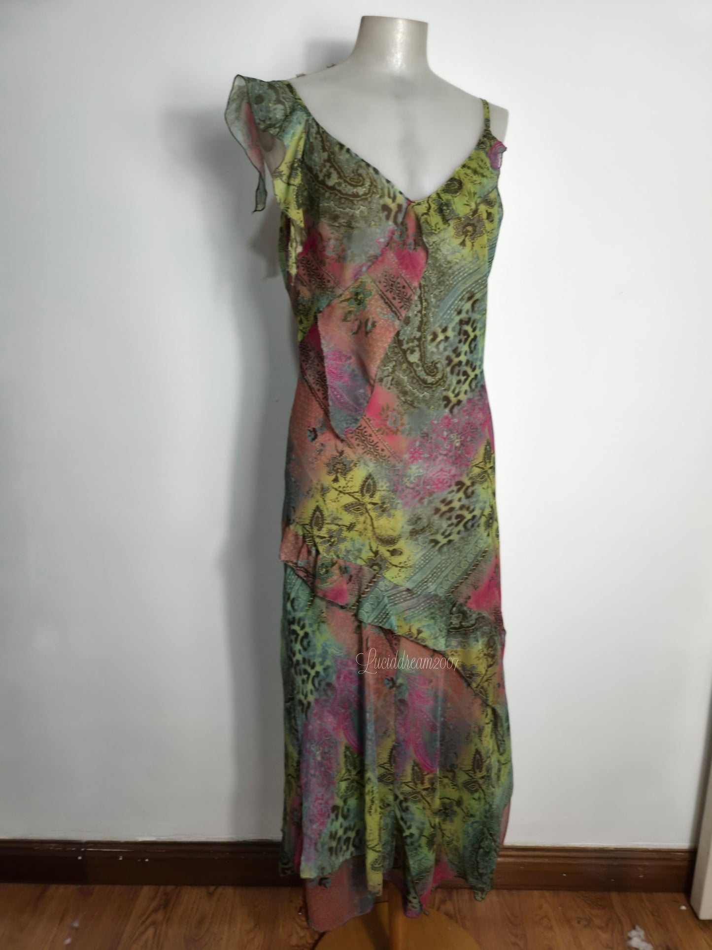 Robe asymétrique fleurie