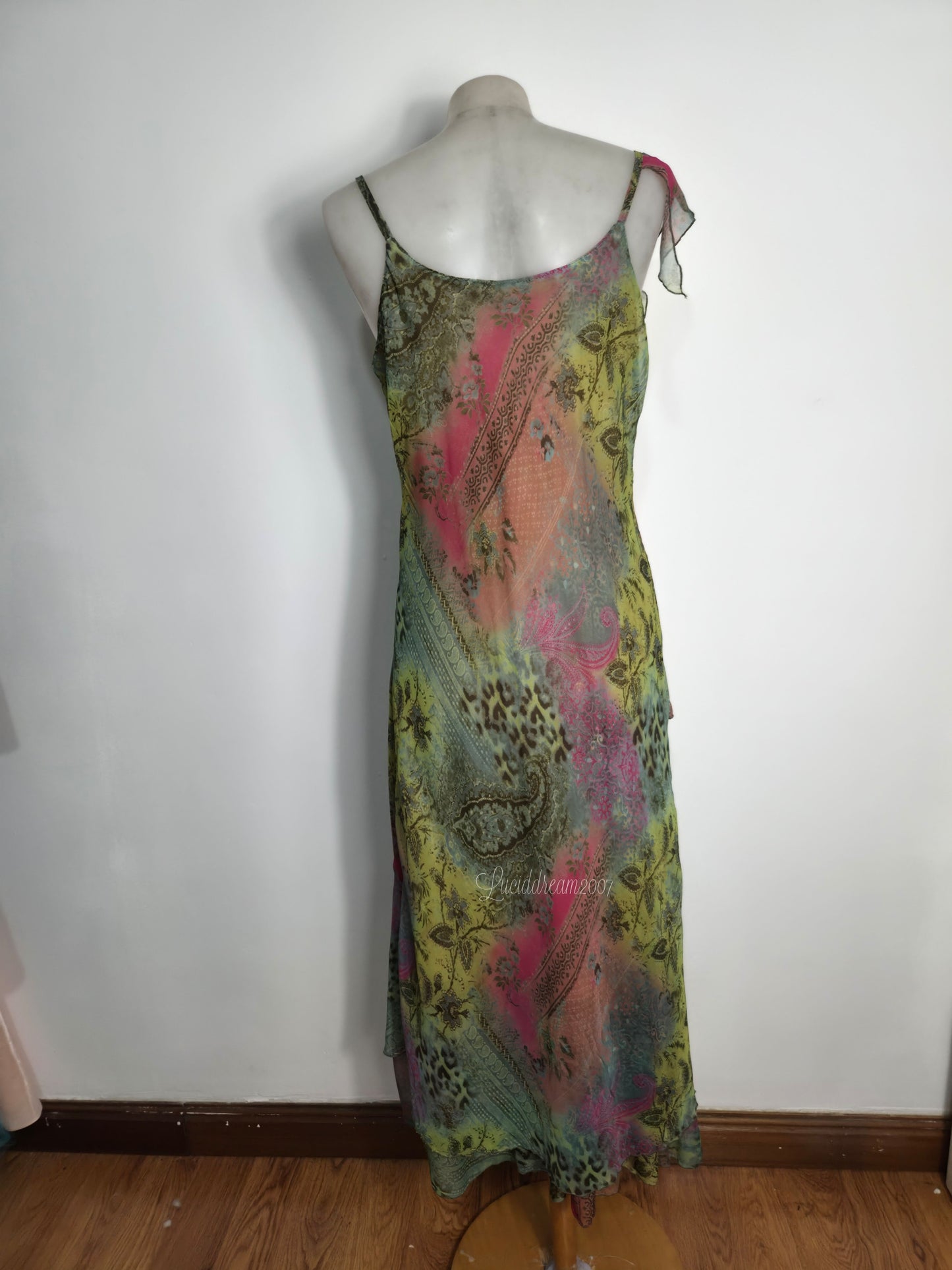 Robe asymétrique fleurie