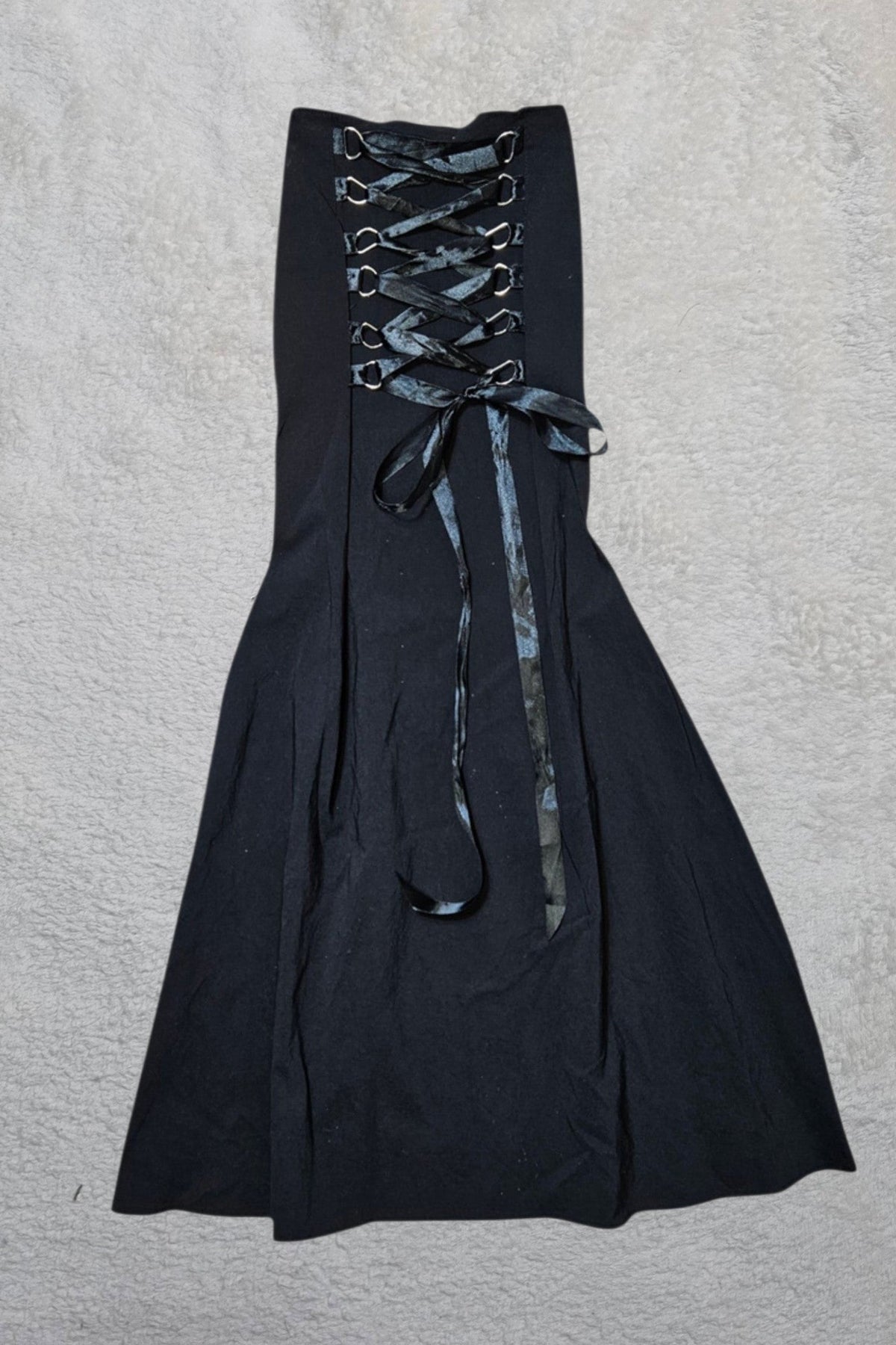 Jupe évasée noire à laçage