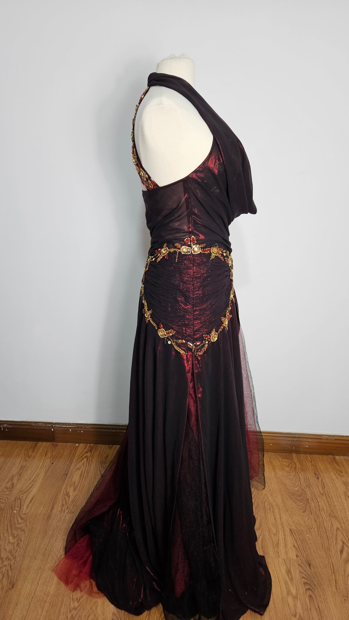 Maxi robe rouge brodée