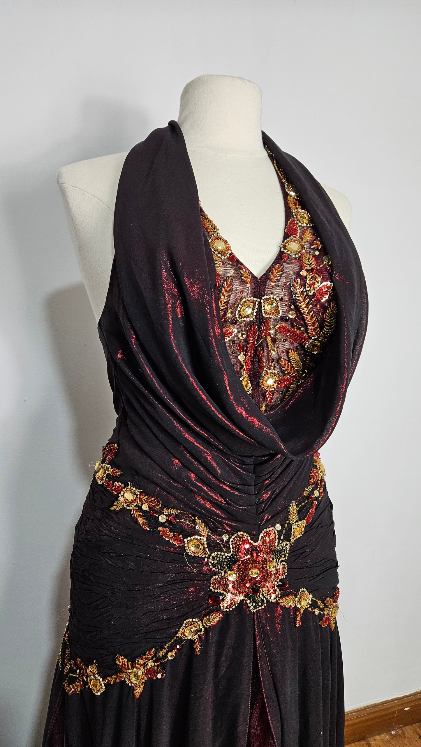 Maxi robe rouge brodée