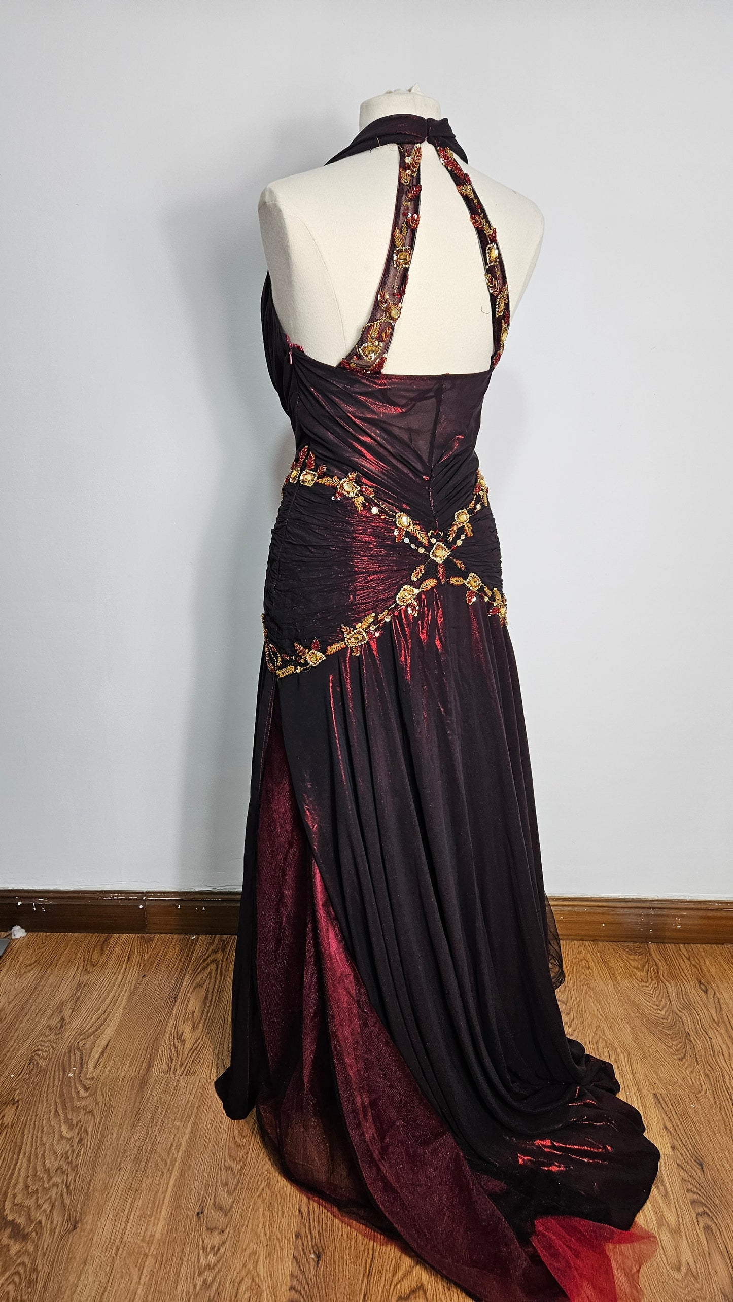 Maxi robe rouge brodée