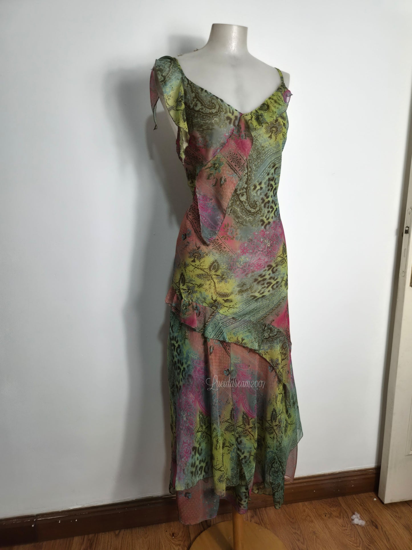 Robe asymétrique fleurie