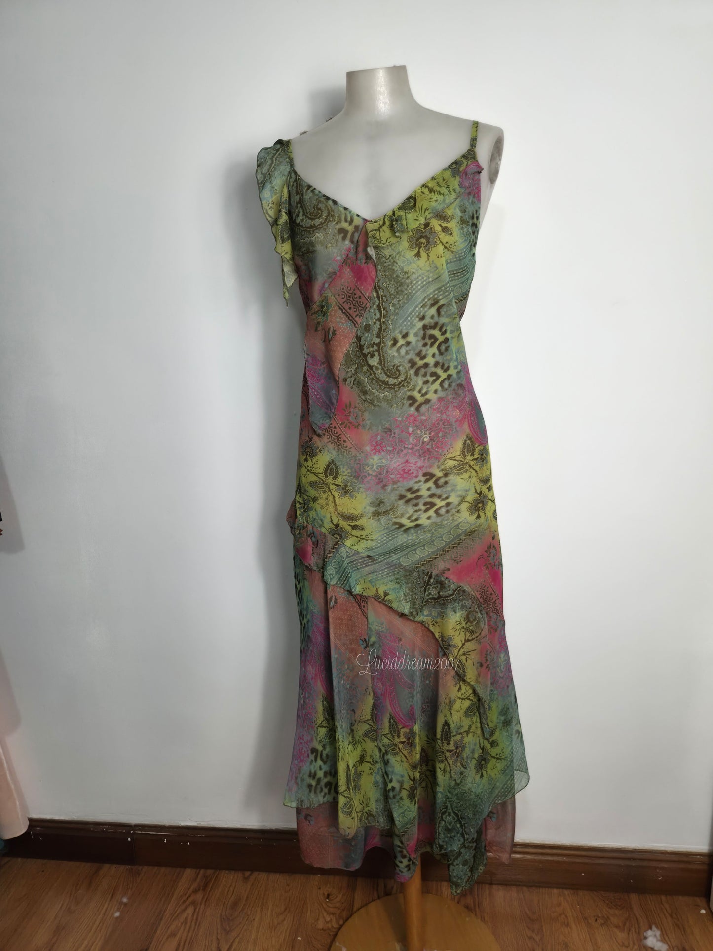 Robe asymétrique fleurie