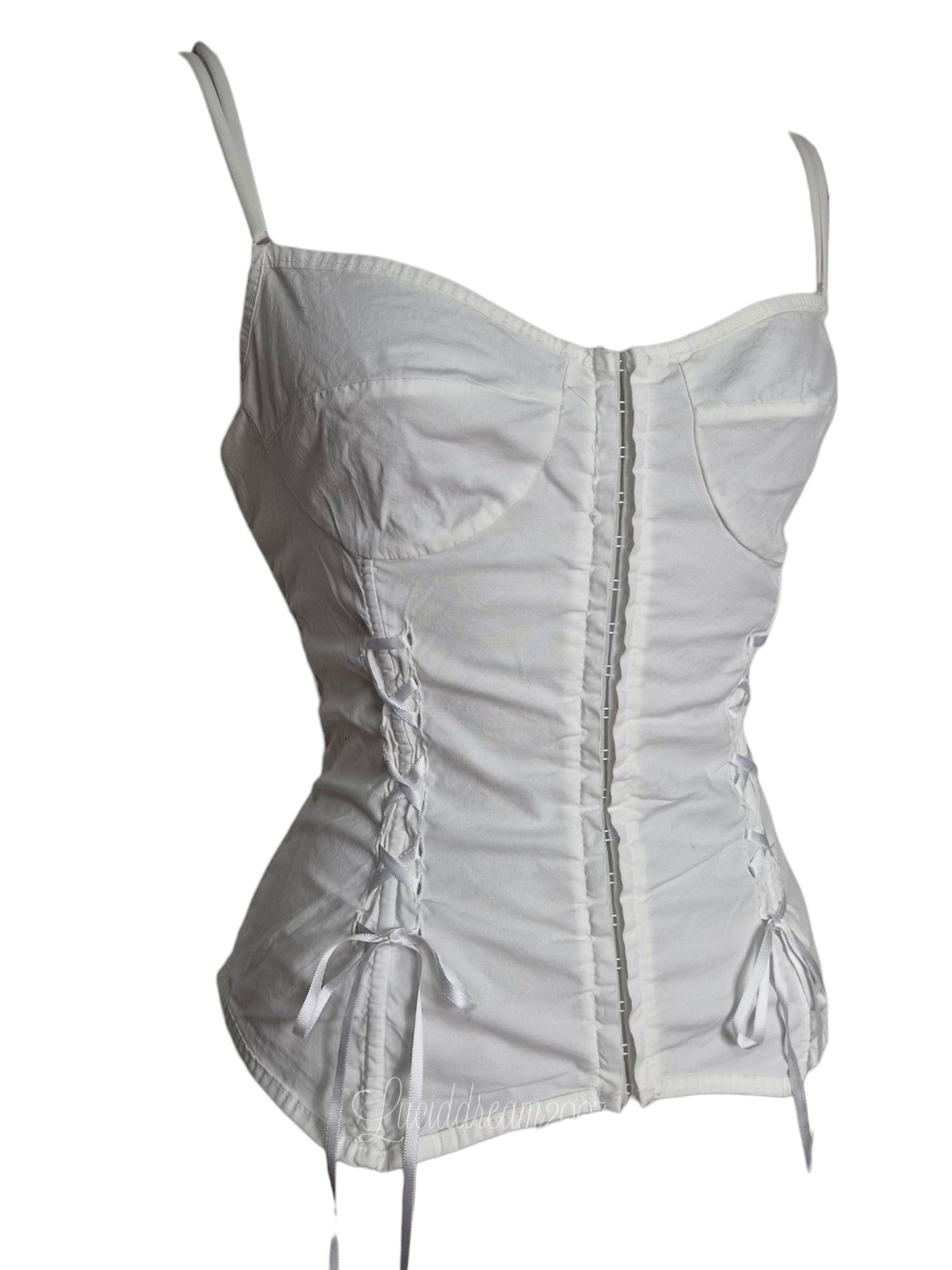 Haut vintage de type corset blanc, avec laçage et baleines. Top vintage dans le style coquette et cottagecore sorti d'une reverie.